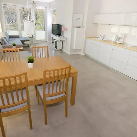 דירה Amon Darlowek Emilia Strupiechowska דארלובו