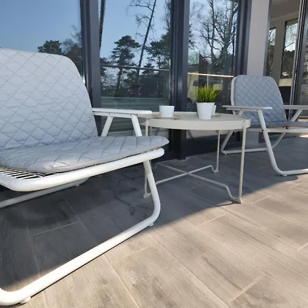 Amon Darlowek Emilia Strupiechowska דירה דארלובו