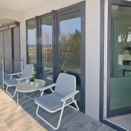 Amon Darlowek Emilia Strupiechowska