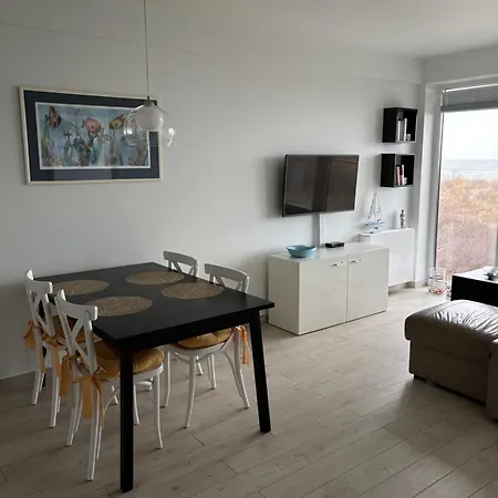 Amon Darlowek Emilia Strupiechowska Apartment