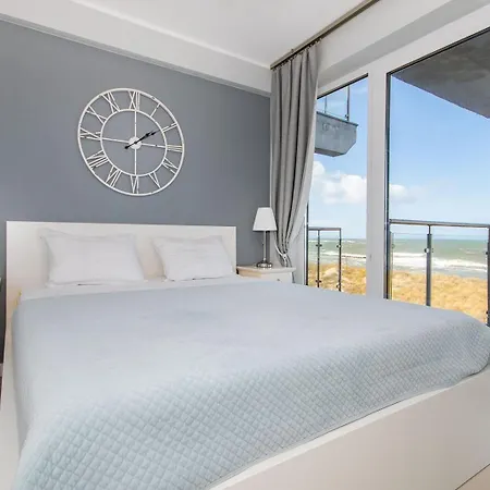 Amon Darlowko Emilia Strupiechowska *