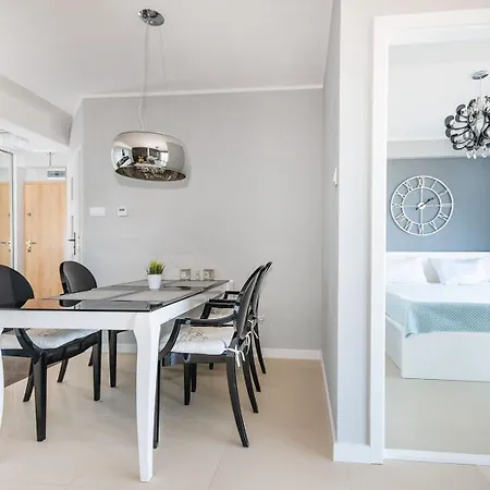 Amon Darlowko Emilia Strupiechowska *