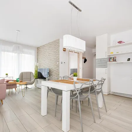 Amon Darłówek Emilia Strupiechowska