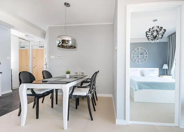 Amon Darlowko Emilia Strupiechowska *