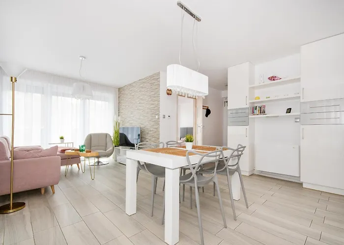 Amon Darłówek Emilia Strupiechowska